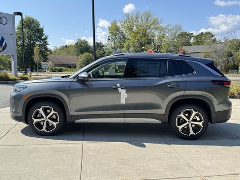 New 2025 Volkswagen Tiguan SE image 14