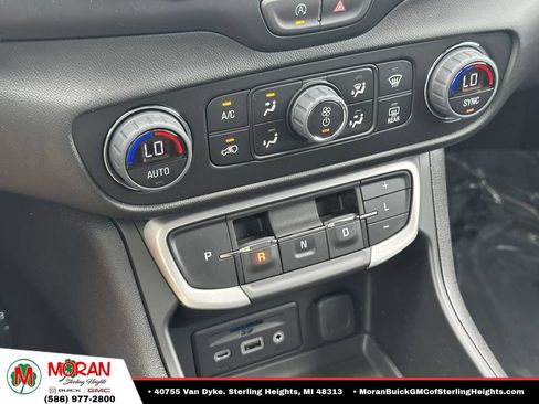 Certified 2023 GMC Terrain SLT FWD image 26