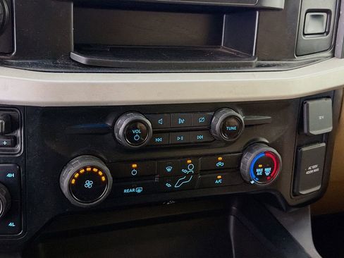 Used 2023 Ford F350 XLT w/ 360-Degree Camera Package AWD/4WD image 18