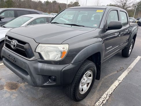 Used 2013 Toyota Tacoma PreRunner image 2
