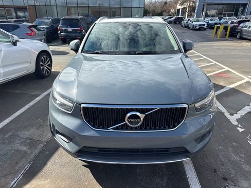 Used 2020 Volvo XC40 T5 Momentum w/ Protection Package image 2