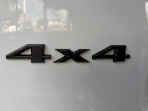 Used 2019 Jeep Cherokee Latitude AWD/4WD image 30