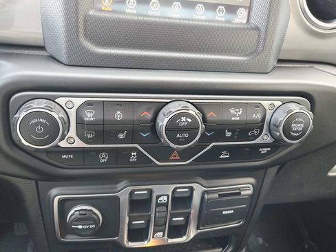 Used 2021 Jeep Wrangler Unlimited Sahara w/ Cold Weather Group image 30