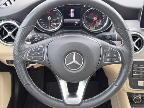 Used 2020 Mercedes-Benz GLA 250 image 15