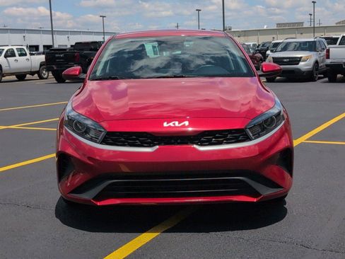 Used 2024 Kia Forte LXS FWD image 9
