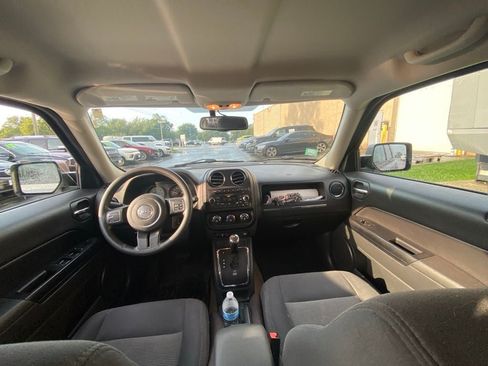 Used 2016 Jeep Patriot Sport w/ Power Value Group FWD image 7