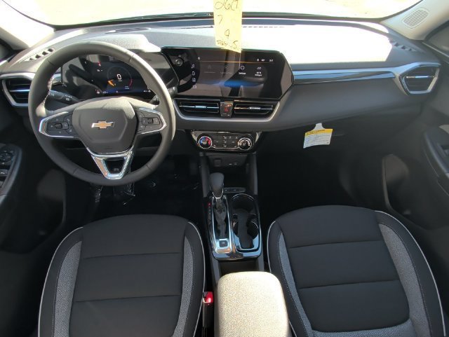 New 2026 Chevrolet TrailBlazer LT w/ LT Cold Weather Package FWD image 28