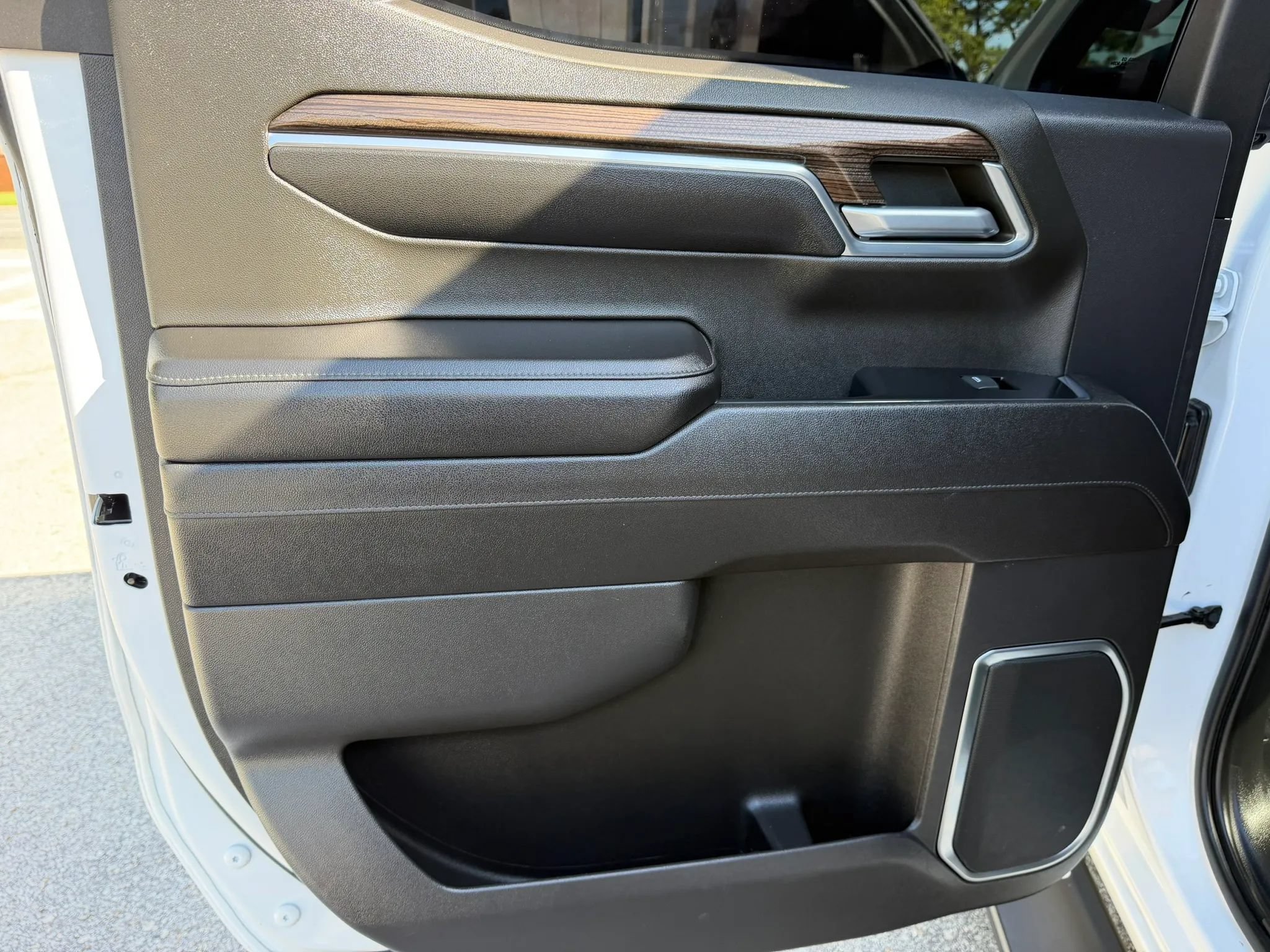 Used 2023 Chevrolet Silverado 1500 RST RWD image 39