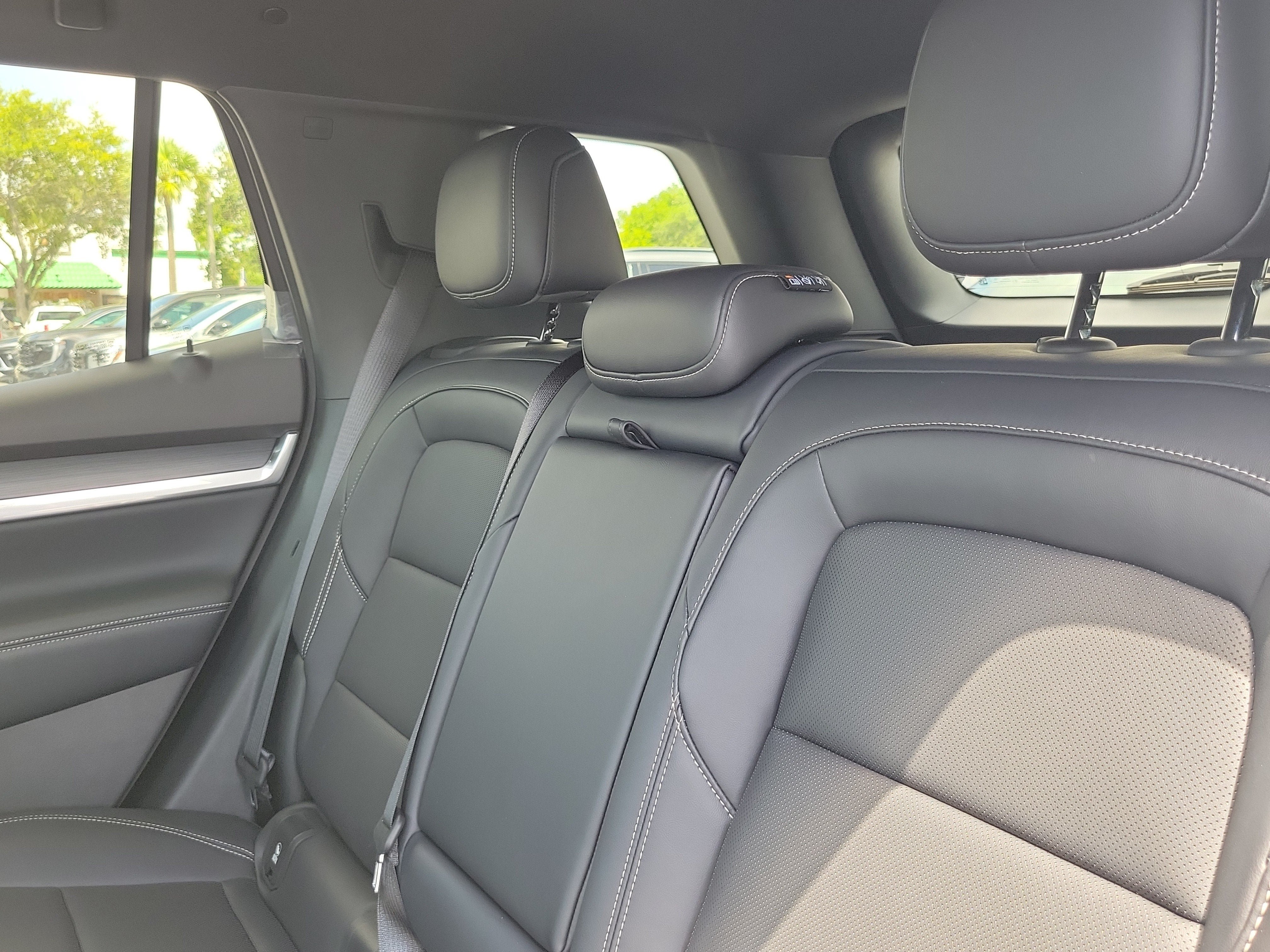 New 2027 GMC Terrain Elevation w/ Elevation Premium Package FWD image 7