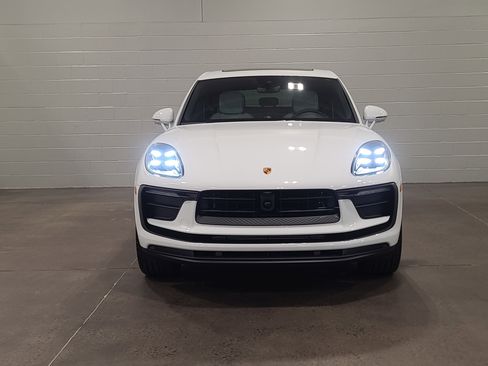 New 2026 Porsche Macan image 10