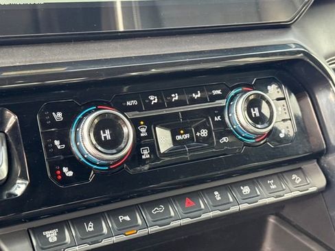 Used 2024 GMC Sierra 2500 AT4X image 20