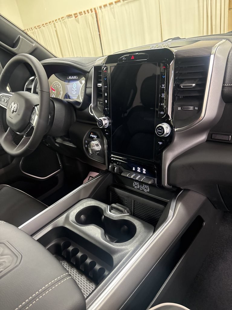 New 2026 RAM 1500 Laramie w/ Laramie Preferred Package AWD/4WD image 18