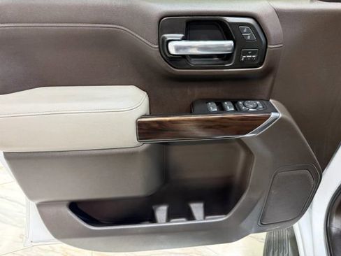 Used 2019 GMC Sierra 1500 SLT w/ X31 Off-Road Package image 11