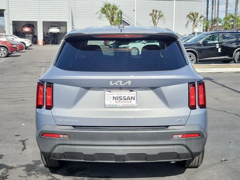 Used 2023 Kia Sorento LX image 24