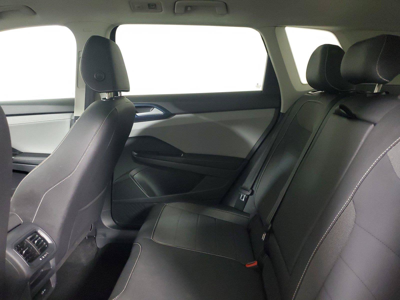 Used 2024 Volkswagen Taos SE FWD image 10