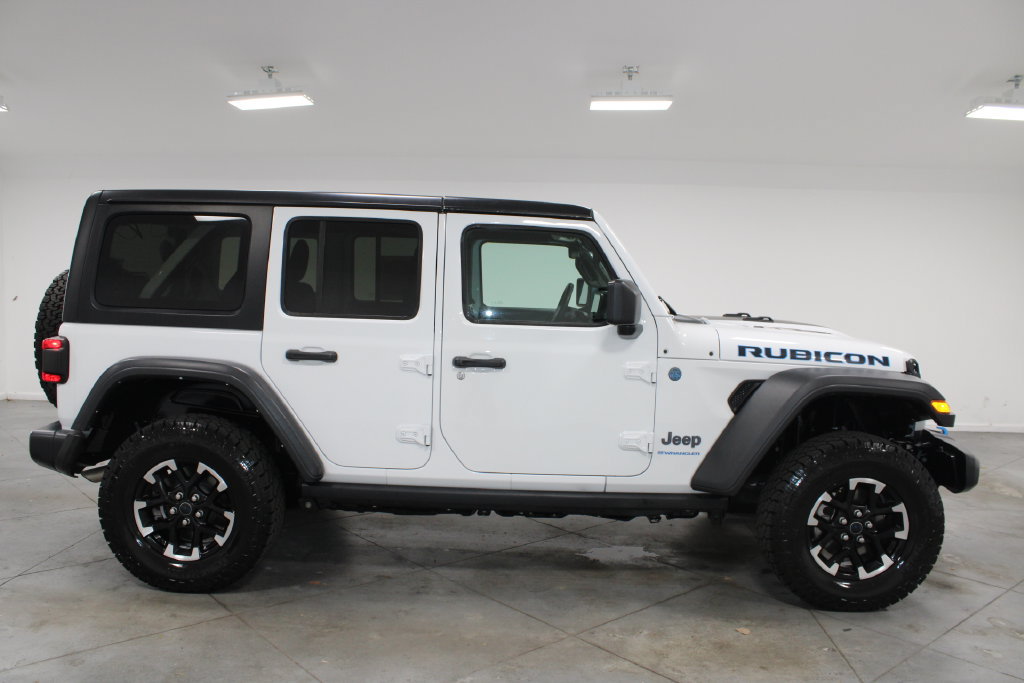 Used 2024 Jeep Wrangler Unlimited Rubicon 4xe AWD/4WD image 11