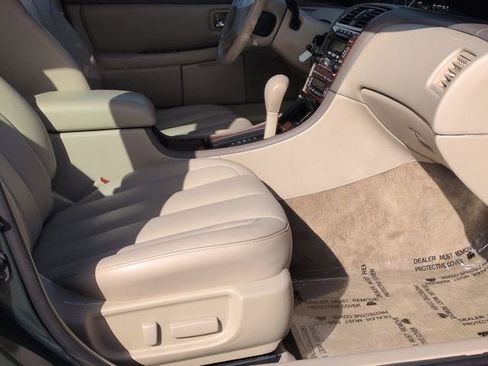 Used 2000 Toyota Avalon XLS image 25