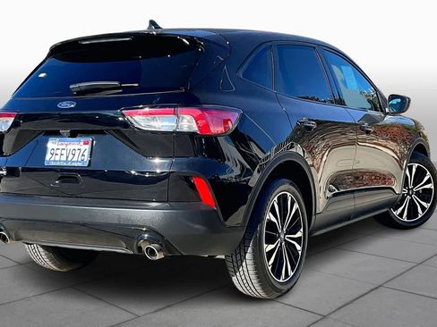 Used 2022 Ford Escape SE w/ SE Sport Appearance Package image 12