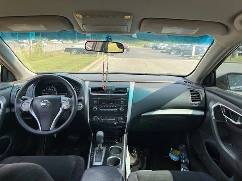 Used 2013 Nissan Altima 2.5 S FWD image 5