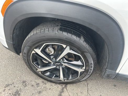 Used 2023 Chevrolet TrailBlazer RS w/ Sun and Liftgate Package image 7