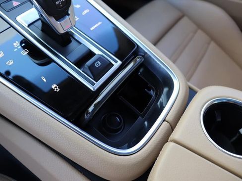 Used 2018 Porsche Panamera 4 image 56