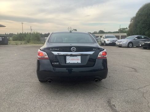 Used 2015 Nissan Altima 2.5 SV w/ Convenience Package FWD image 7