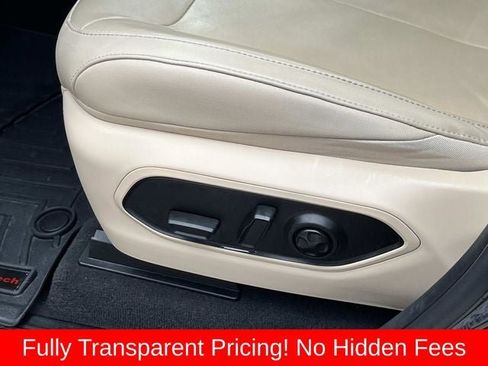 Used 2022 Jeep Grand Cherokee L Limited AWD/4WD image 31