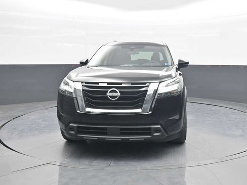 Used 2025 Nissan Pathfinder SV AWD/4WD image 3