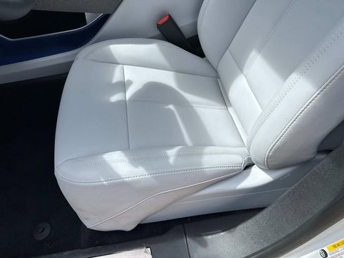 New 2025 Cadillac Optiq Luxury 1 image 15