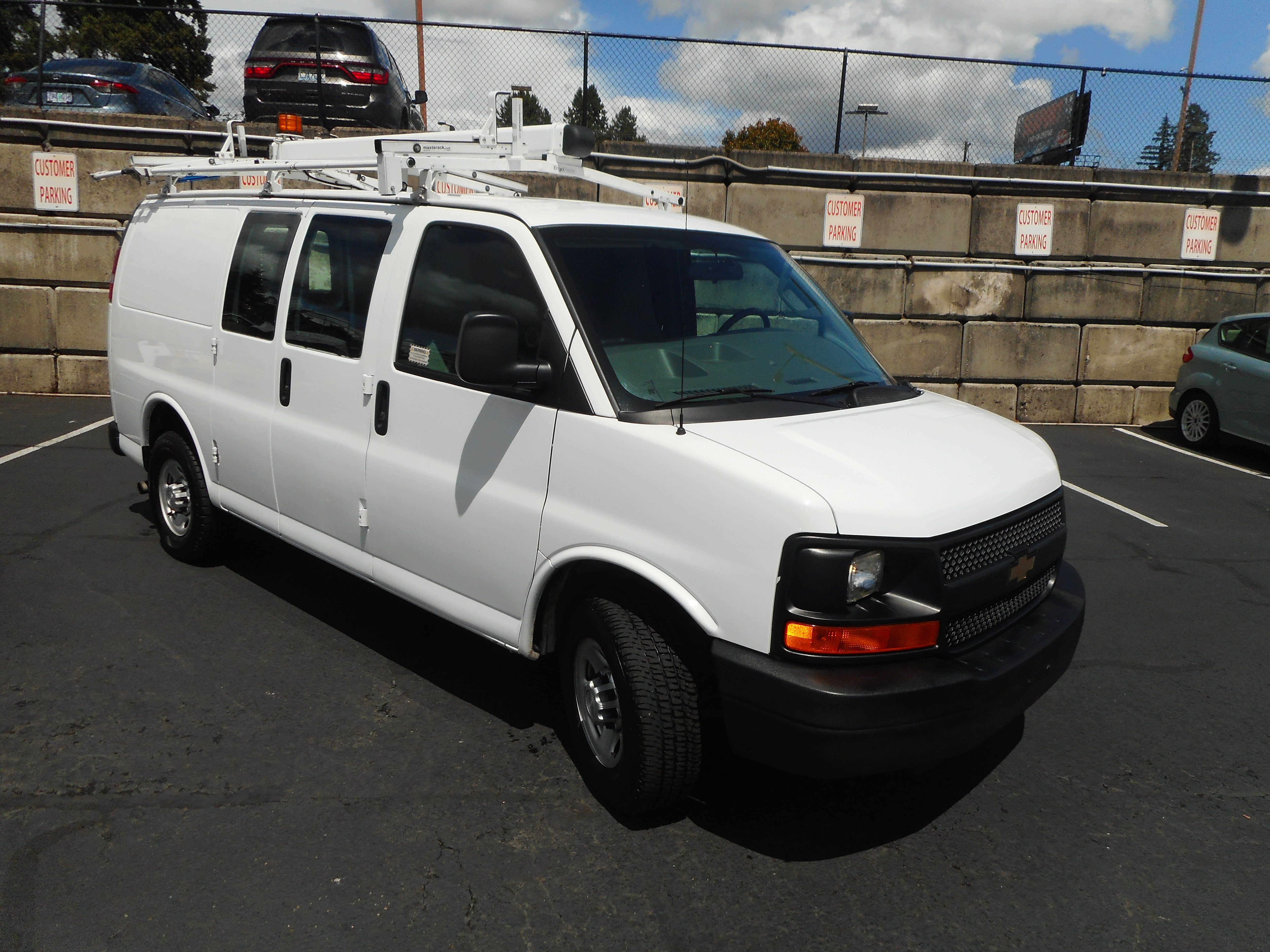 Used 2016 Chevrolet Express 2500 w/ Cold Climate Package RWD image 5