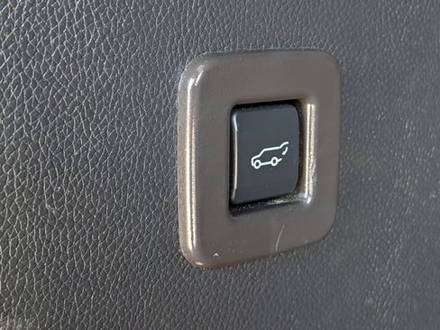 Used 2014 Lincoln Navigator 2WD image 14