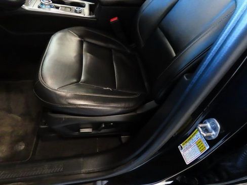 Used 2020 Ford Explorer XLT w/ Equipment Group 202A image 38