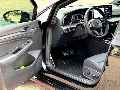 New 2026 Volkswagen Golf AWD/4WD image 10