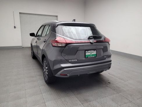 Used 2023 Nissan Kicks SV image 6