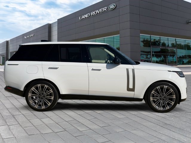 Used 2023 Land Rover Range Rover SE AWD/4WD image 6