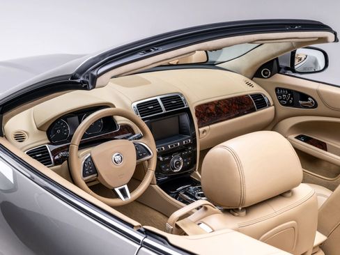 Used 2012 Jaguar XK Convertible RWD image 7