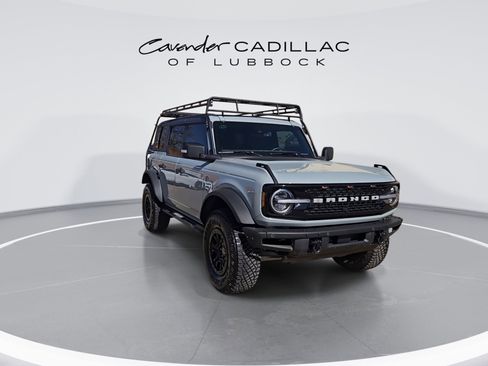 Used 2022 Ford Bronco Wildtrak image 3