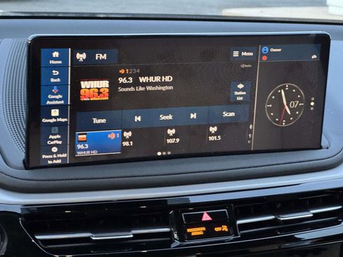 Certified 2025 Acura MDX w/ Technology Package image 17