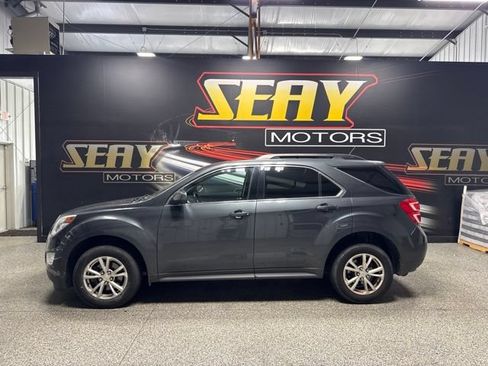 Used 2017 Chevrolet Equinox LT w/ Convenience Package FWD image 2