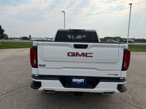 Used 2024 GMC Sierra 1500 AT4 w/ Technology Package AWD/4WD image 8
