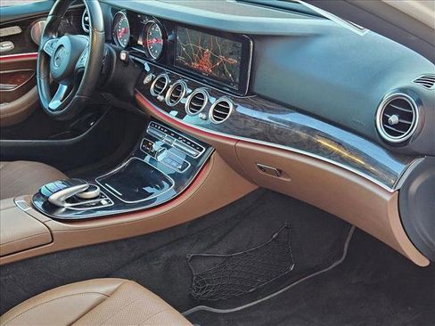 Used 2018 Mercedes-Benz E 300 E 300 image 22