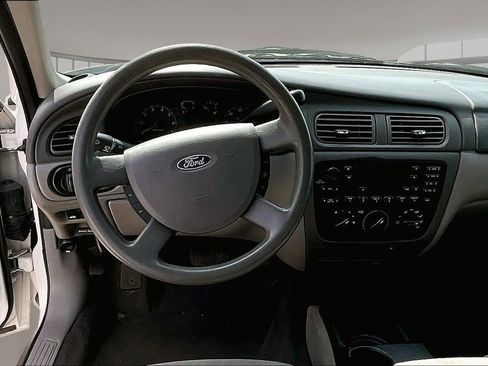 Used 2007 Ford Taurus SE FWD image 5