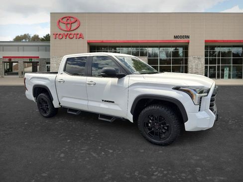 Used 2024 Toyota Tundra SR5 w/ SR5 Premium Package AWD/4WD image 3