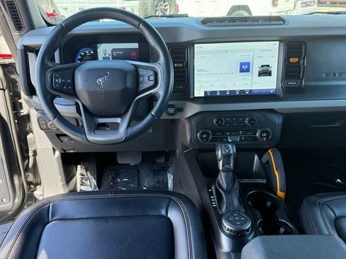 Used 2023 Ford Bronco Badlands image 40