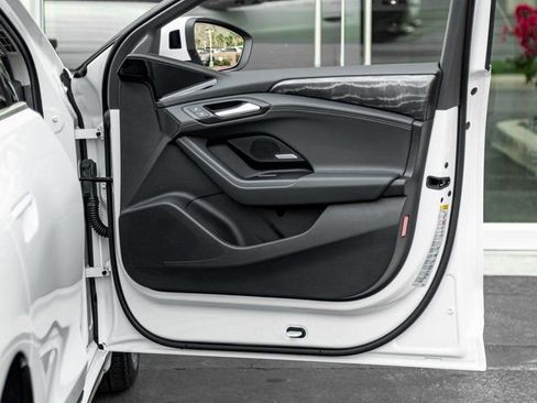 New 2025 Audi A6 e-tron Premium Plus image 24