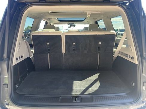 Used 2023 Jeep Wagoneer 4WD w/ Premium Group I image 14