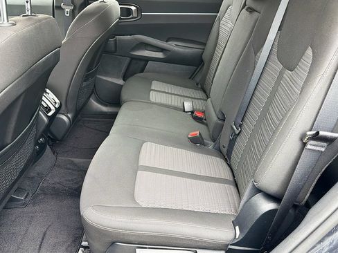 Used 2023 Kia Sorento LX FWD image 26