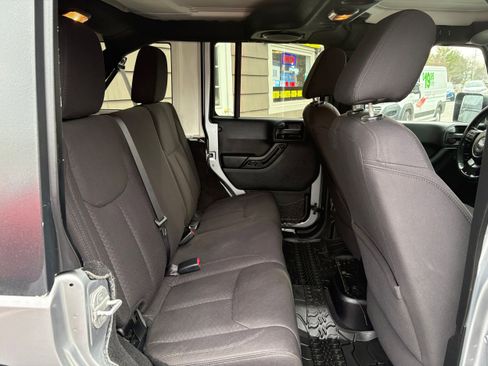 Used 2013 Jeep Wrangler Unlimited Sport image 20