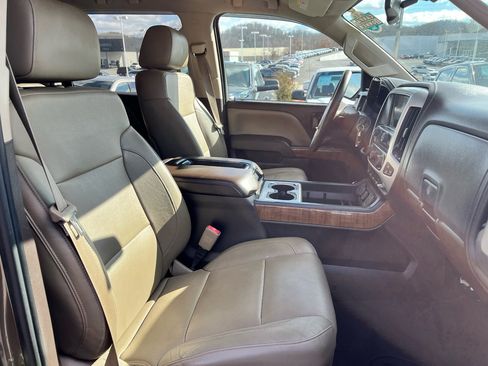 Used 2015 GMC Sierra 2500 SLT w/ Suspension Package, Off-Road image 19