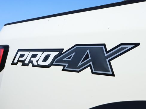 Used 2021 Nissan Titan PRO-4X w/ Pro-4x Convenience Package AWD/4WD image 5
